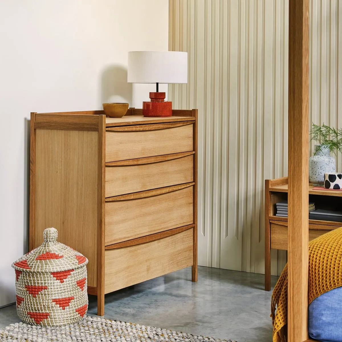Oak 4-drawer chest