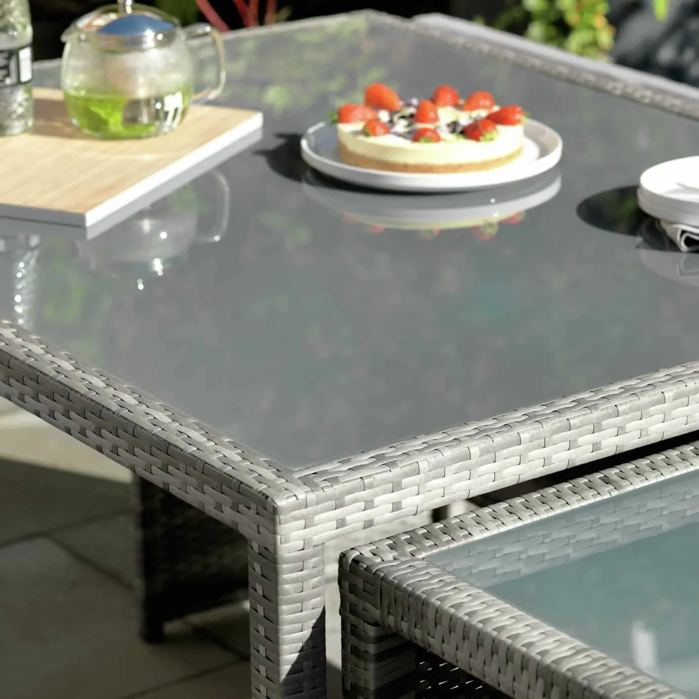 Easy store garden tables