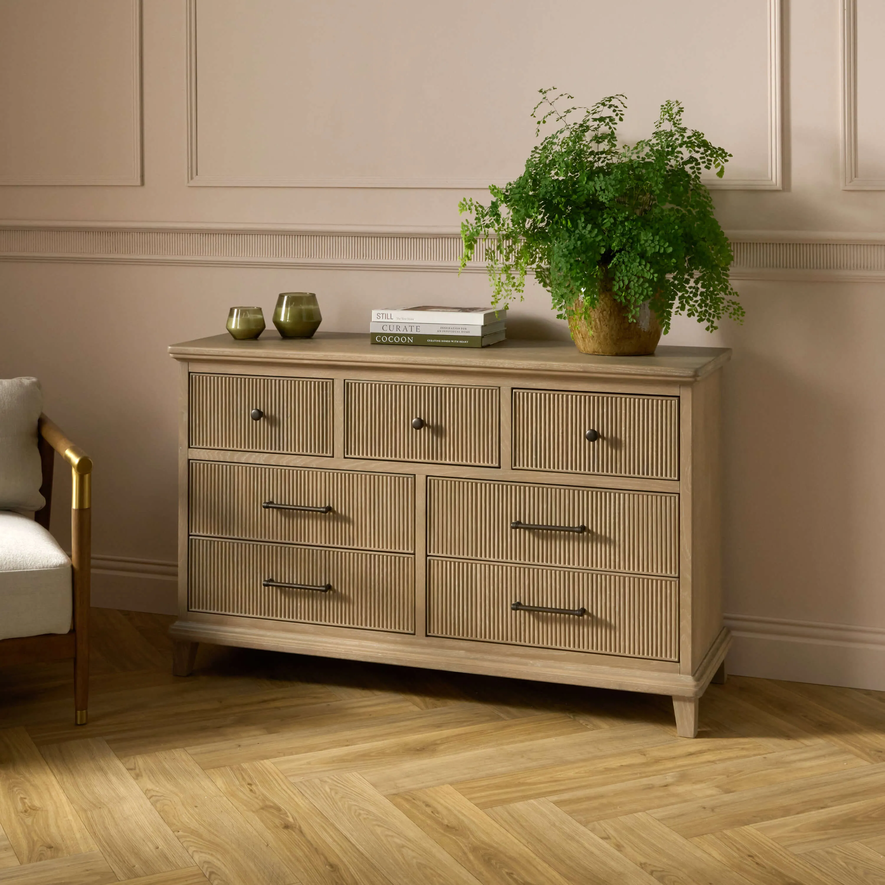 Wide oak drawer chest