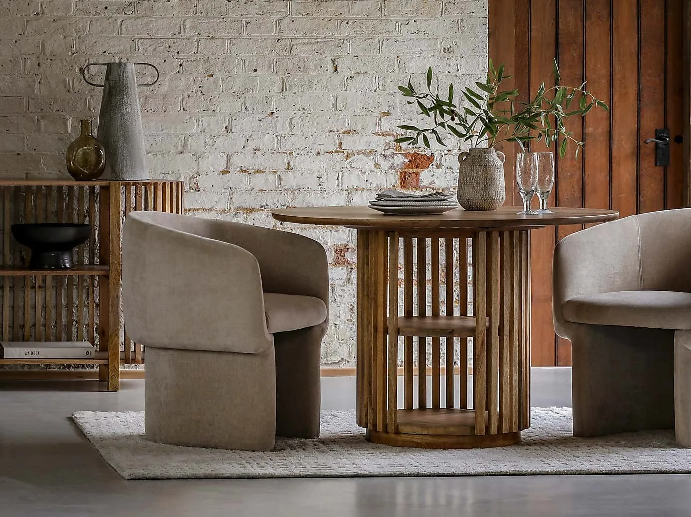 Round mango dining table with slatted frame