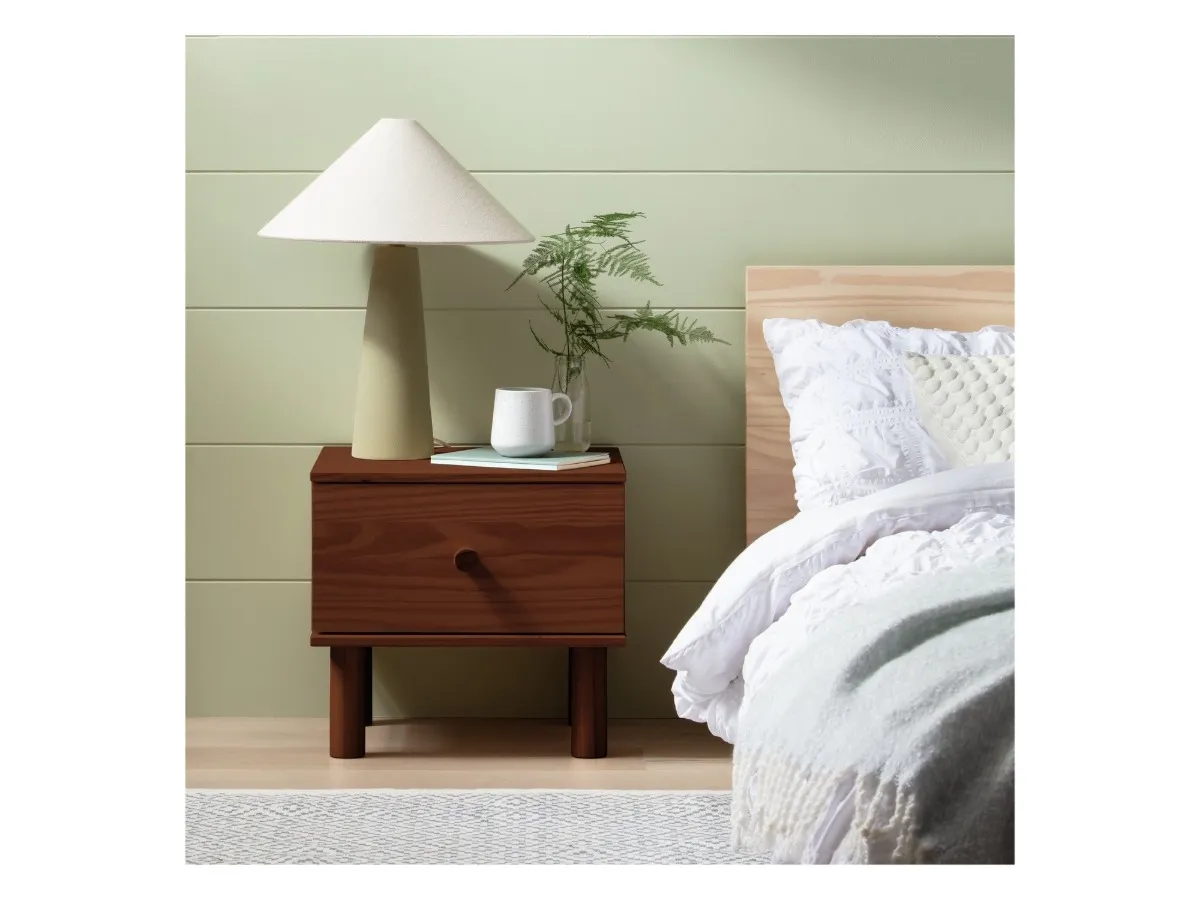 Single drawer bedside table with walnut finish