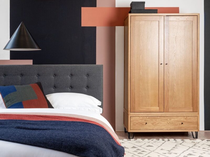 Oak 2-door wardrobe with drawer