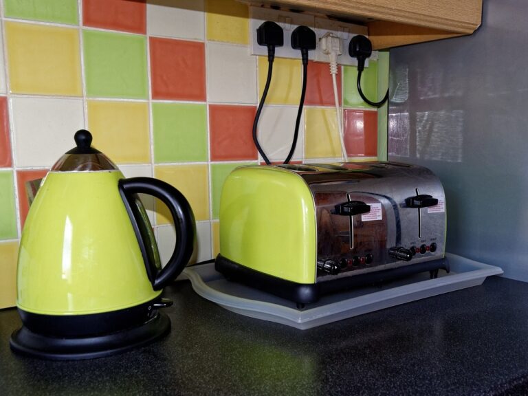 Toaster and kettle