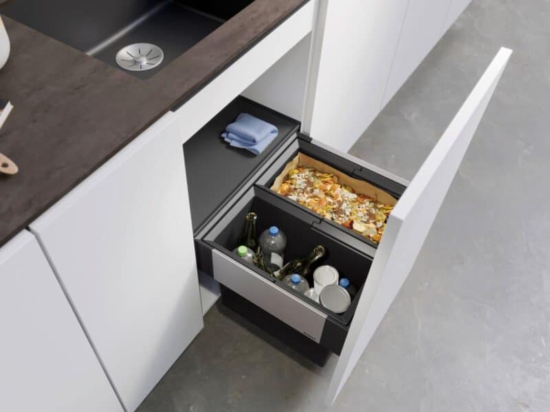 Concealed kitchen bin