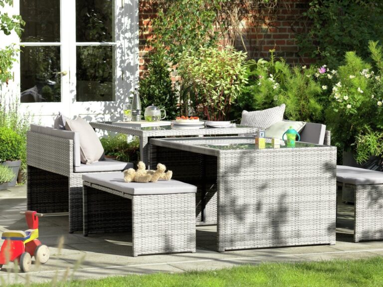 Outdoor table and bench set