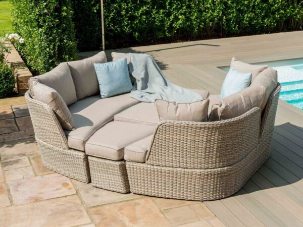 Rattan day bed set